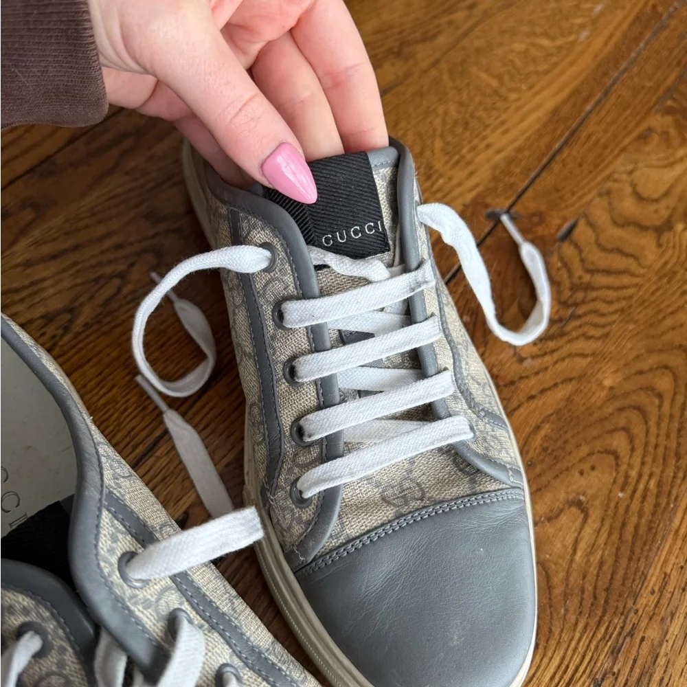 Gucci GG Supreme Canvas Low ‘Beige Gray’ Sneakers